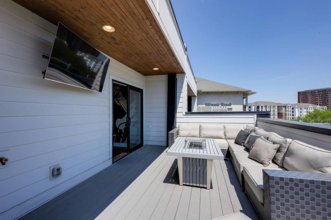 Two Townhomes Rooftop Lounges With Skyline Views Nashville Exterior photo