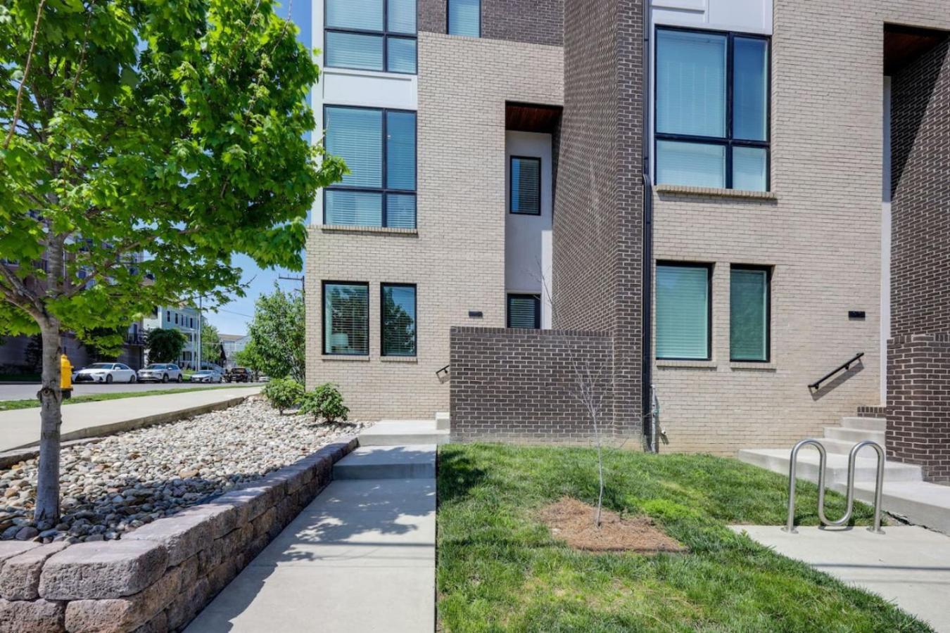 Two Townhomes Rooftop Lounges With Skyline Views Nashville Exterior photo