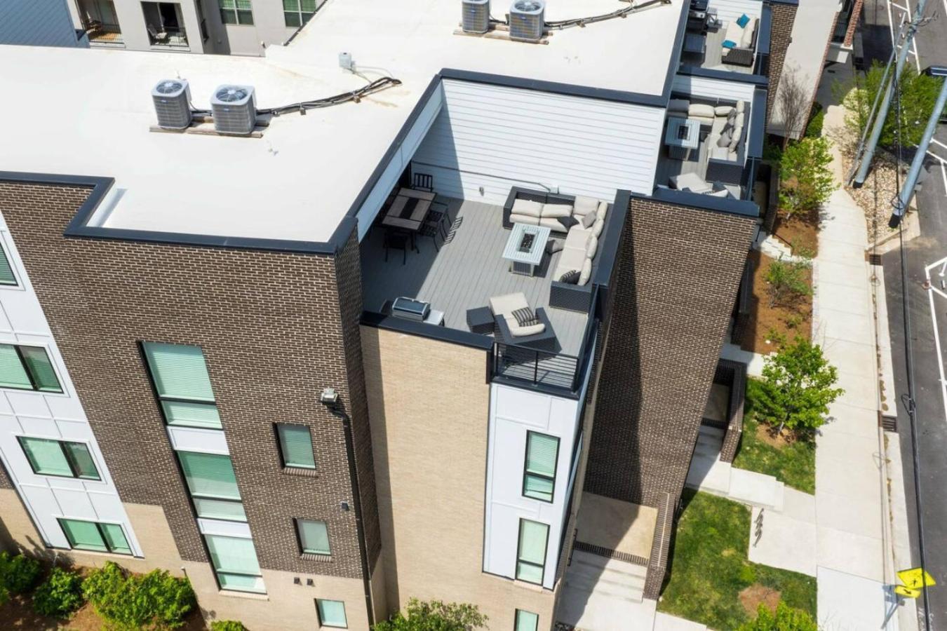 Two Townhomes Rooftop Lounges With Skyline Views Nashville Exterior photo